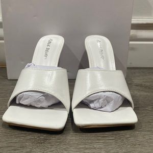 White square heels-NWOT